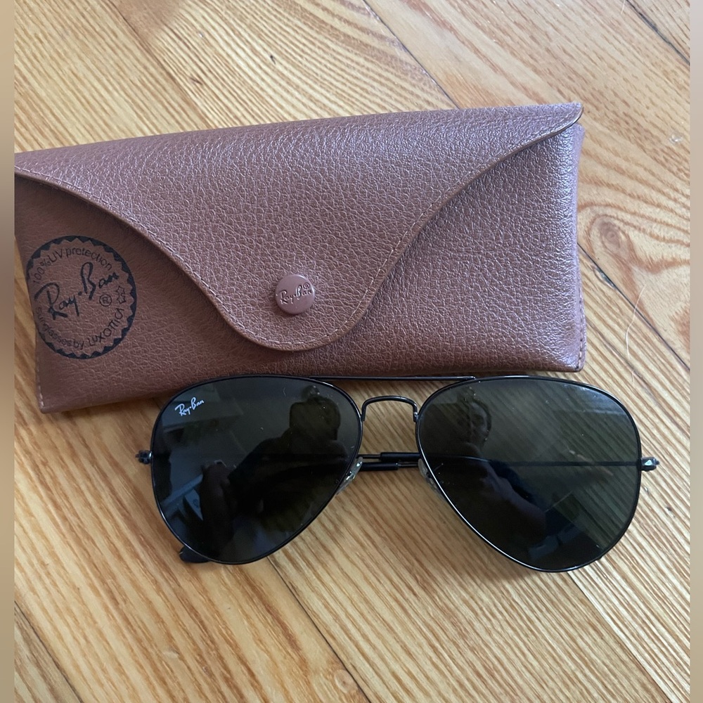 Black Rayban Aviators - with case
